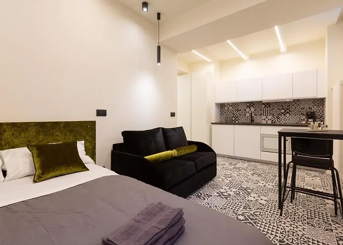 PAY60 -Crescenzago- Luxury Yellow House